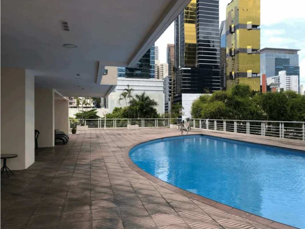 Rooftop infinity pool overlooking Panama City skyline in PH Sunrise Tower Obarrio for residents