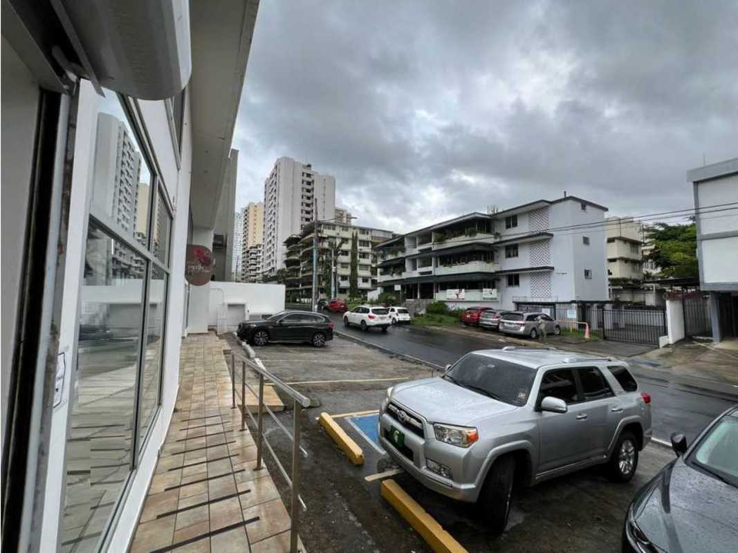 Commercial for lease in Obarrio with tiled floors and glass facade