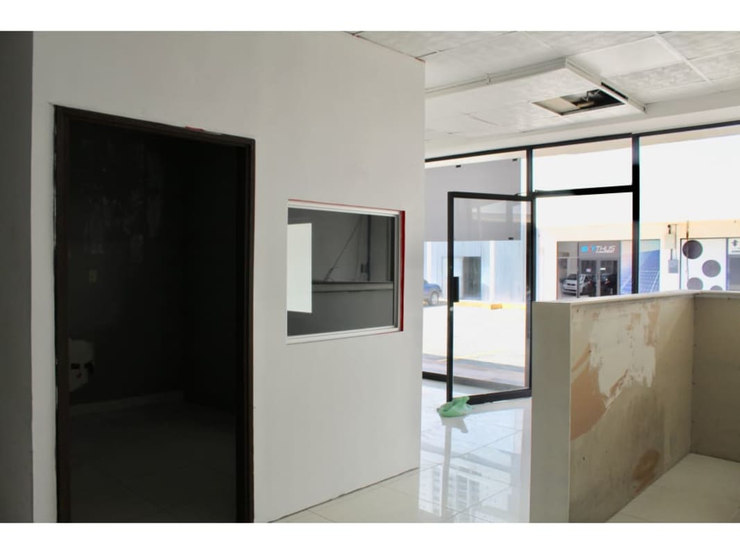 Reception area glass entrance and office style partitioned layout ground floor commercial unit Display Plaza Panama