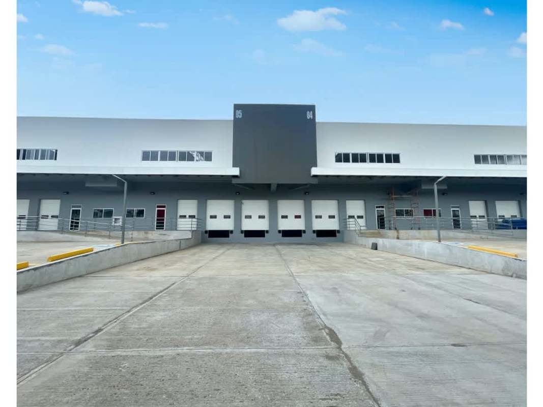 Modern warehouse with multiple loading docks and metal canopy Don Bosco Panama