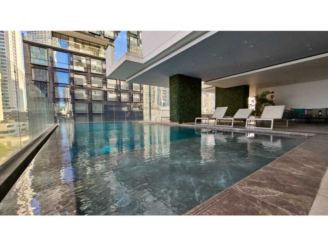 Infinity rooftop pool with ocean views PH Green View Panama City