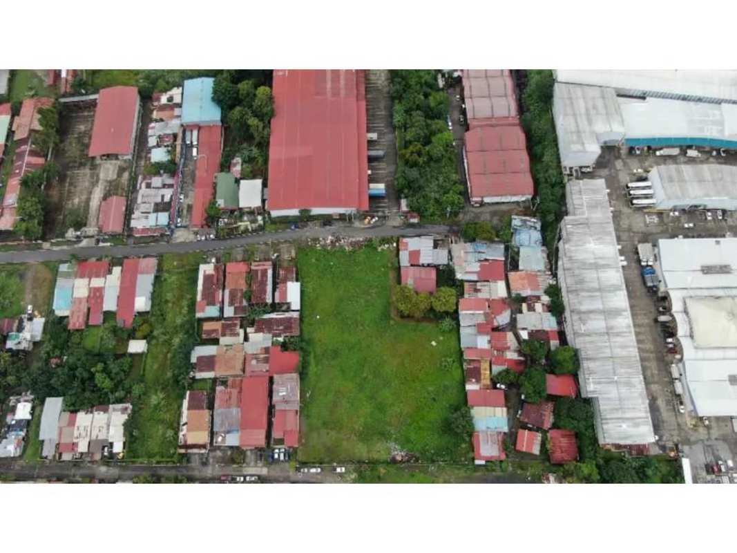 Aerial image of building lot surrounded by urban residential and commercial zones in Panama City