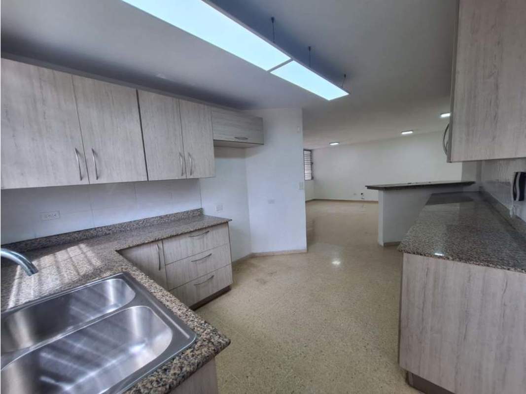 Second bedroom with ceramic tile floors and window PH Royal Plaza Panama