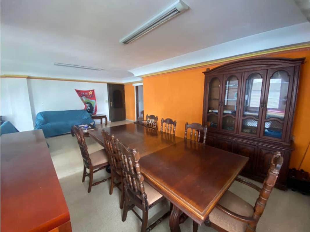 Laundry area with washer, dryer, cabinets in PH Setton Place apartment Panama