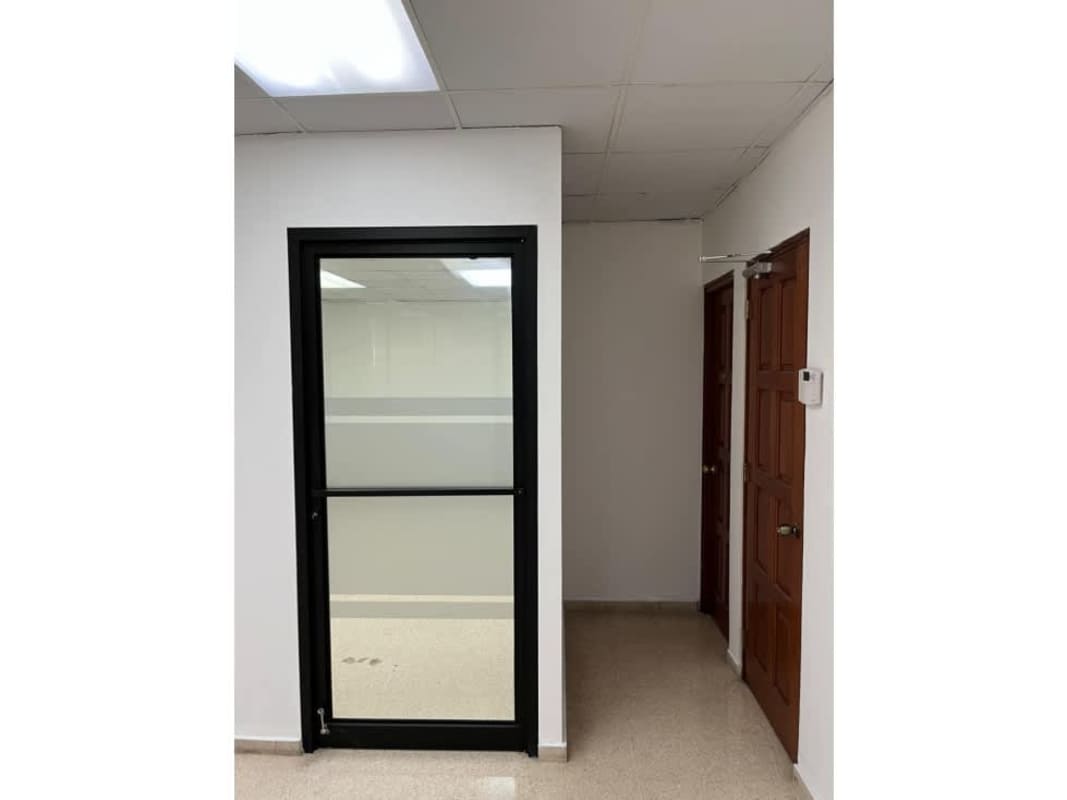 Office Rental 84m² with Sea View Galerías Balboa Ave Balboa