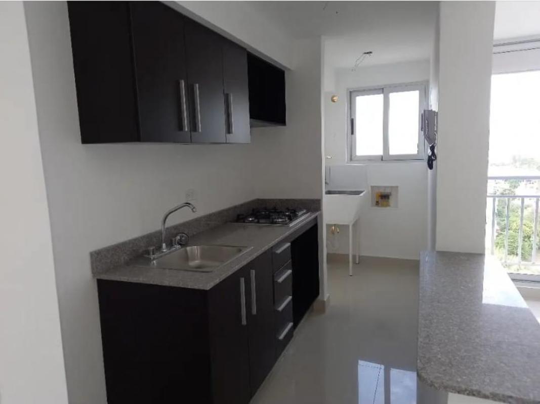 Bedroom closet with shelf storage PH Los Pueblos Tower 7 Juan Díaz Panama