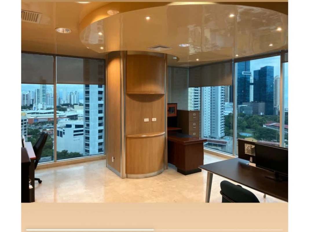 Furnished Class-A Office 103m2 with City Views in Torre Global
