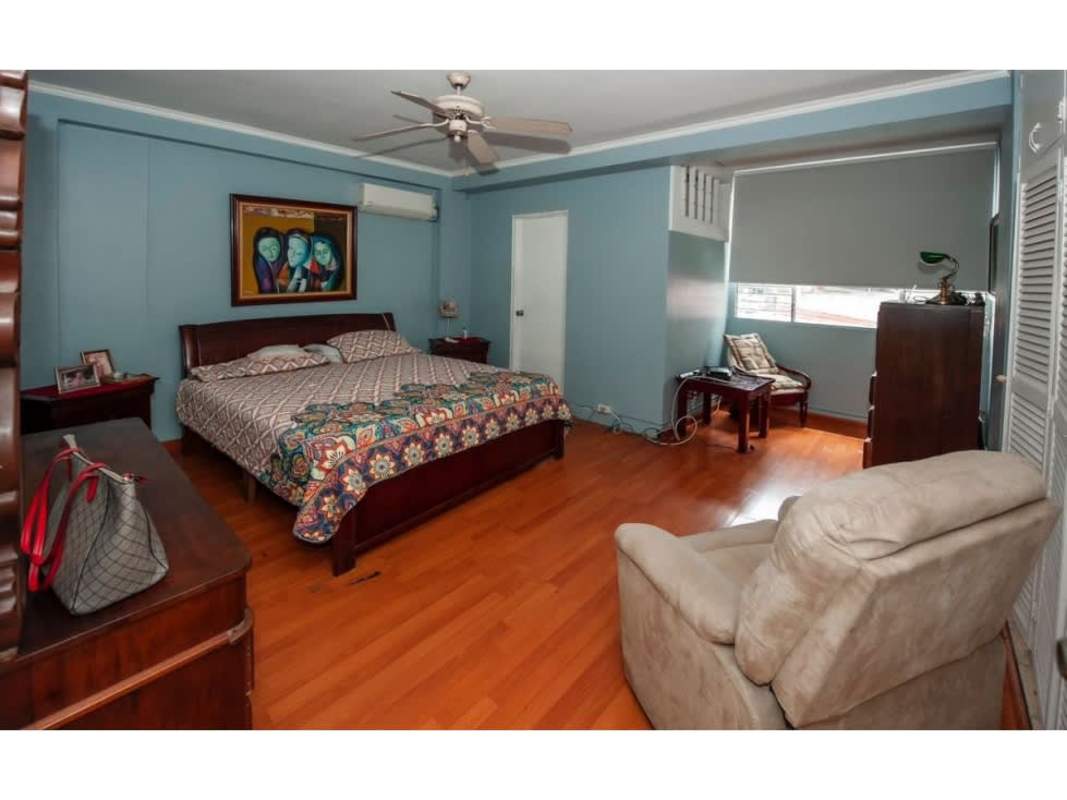 Bedroom with built-in closet split AC window view in PH Majurova El Cangrejo Panama