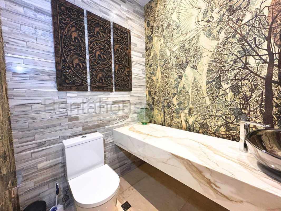 Luxury bathroom with marble countertops and modern fixtures PH Marea 2 Costa del Este Panama