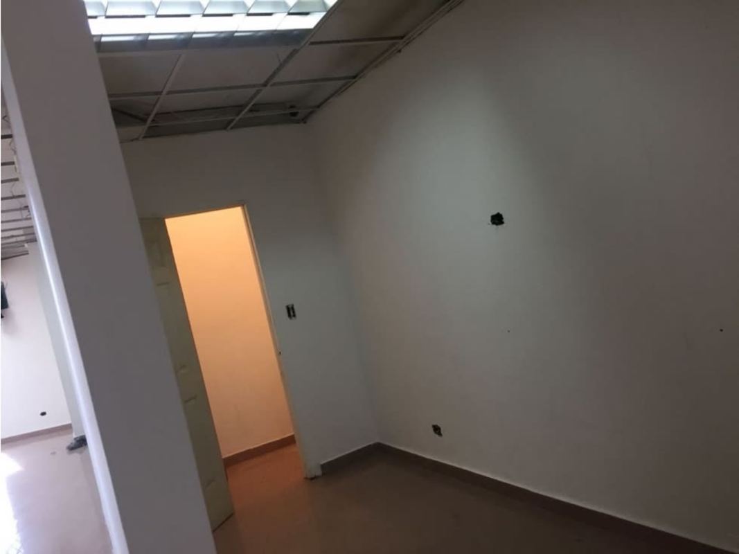 Ground floor commercial store or office with white walls, tile flooring at PH Kitaen Plaza El Carmen Panama