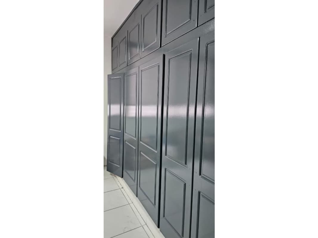 Bedroom featuring large built-in wardrobe and tiled floor in PH 46B Panama