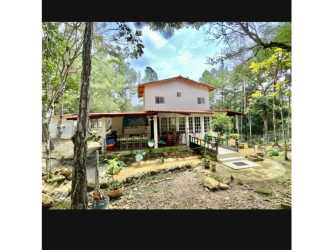 Mountain Home with River, Pool & Balcony in Altos de Cerro Azul