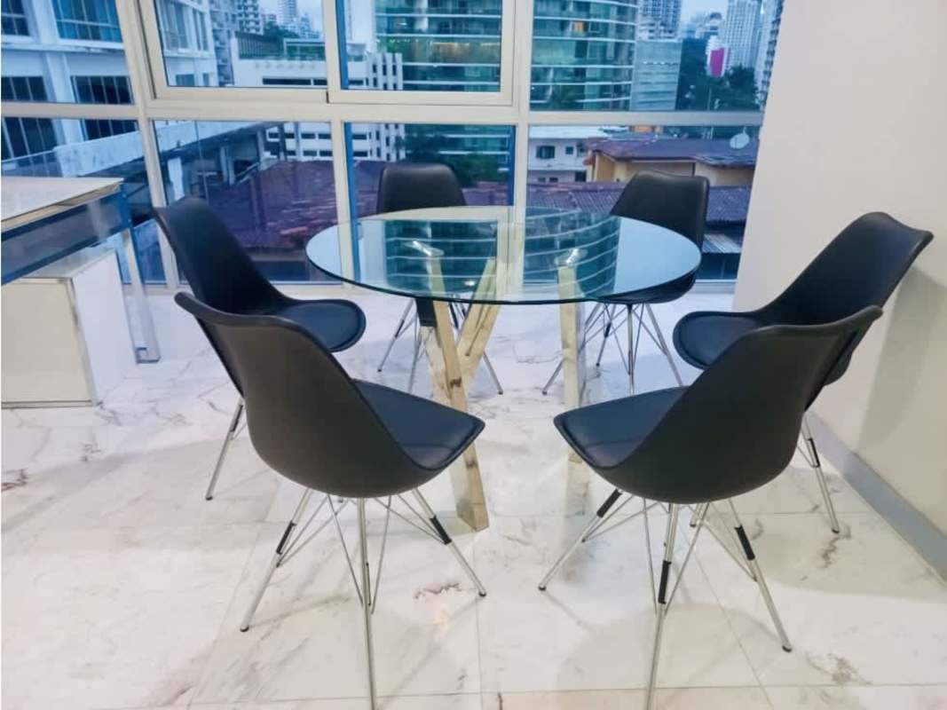 Office furniture with marble floors in PH Colores Bella Vista Panama