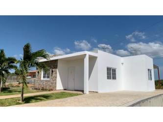 Modern beach house facade with stone accents in San Carlos Panama