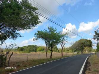 Development-ready flat land with mountain backdrop in Penonomé Panama