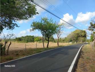 Vacant lot with roadside access and mountain views in Penonomé Coclé Panama