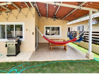 Contemporary kitchen with granite countertops, appliances and cabinets in PH Paraiso Village Coronado Panama