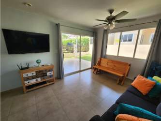 Master bedroom with split AC, closet and large window in PH Paraiso Village Coronado Panama