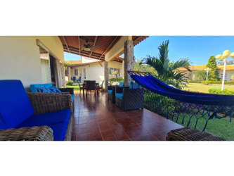 Kids bedroom with bunk bed playful decor Villa Brisas de Lajas Las Lajas Panama