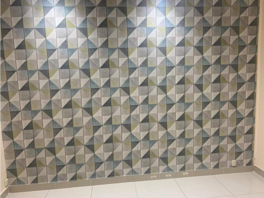 Geometric accent wallpaper interior wall with neutral tiled floor in PH Top Tower Costa del Este