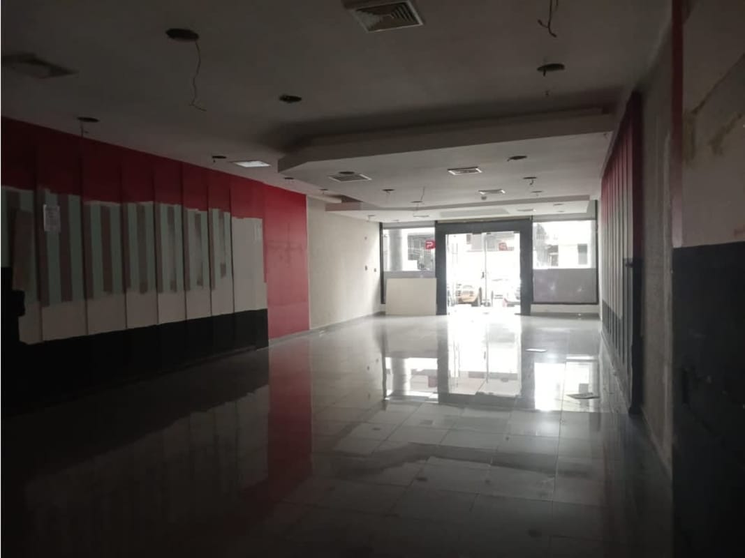 Open plan commercial space with tiled floors and bright lighting in Plaza Time Square Obarrio Panama