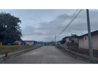 Neighborhood surrounding the 19 ha land showing paved streets and family homes near La Chorrera Panama
