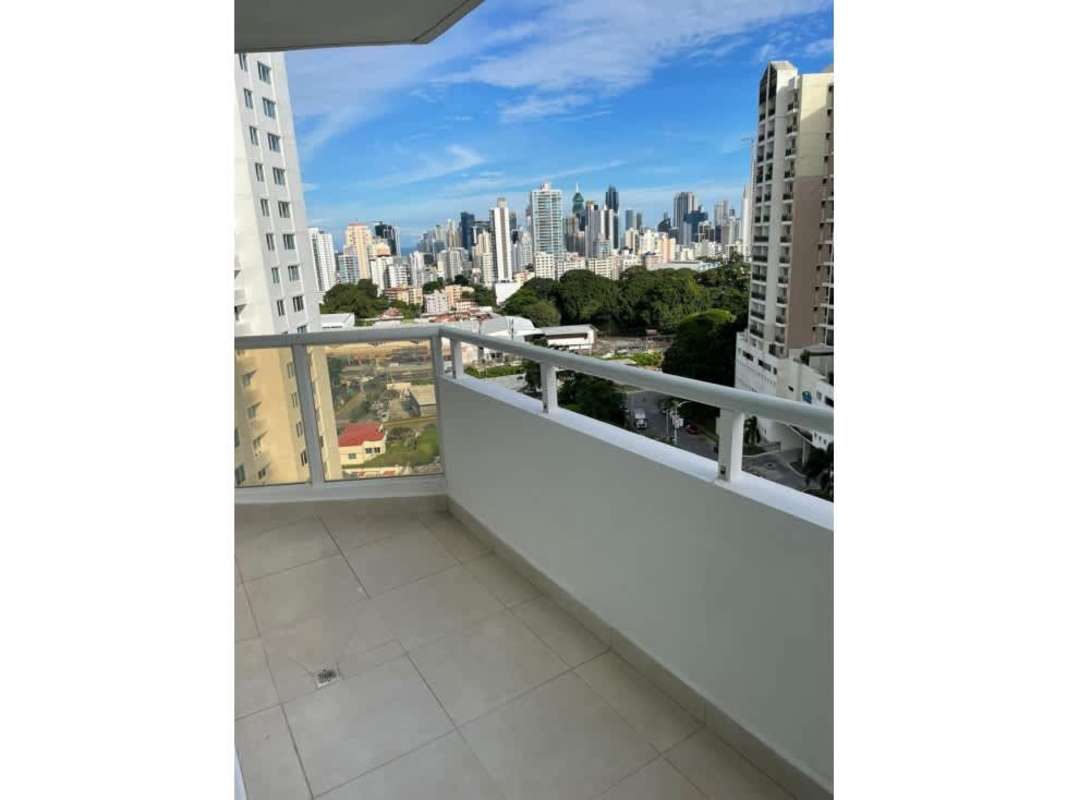 Modern apartment living and dining area with natural light PH El Mare 700 Panama City
