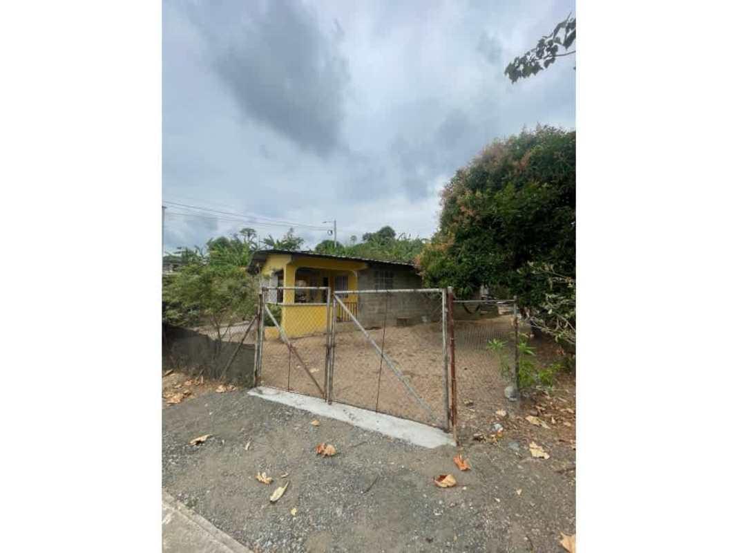 Fenced backyard with trees in small house on commercial lot Panama