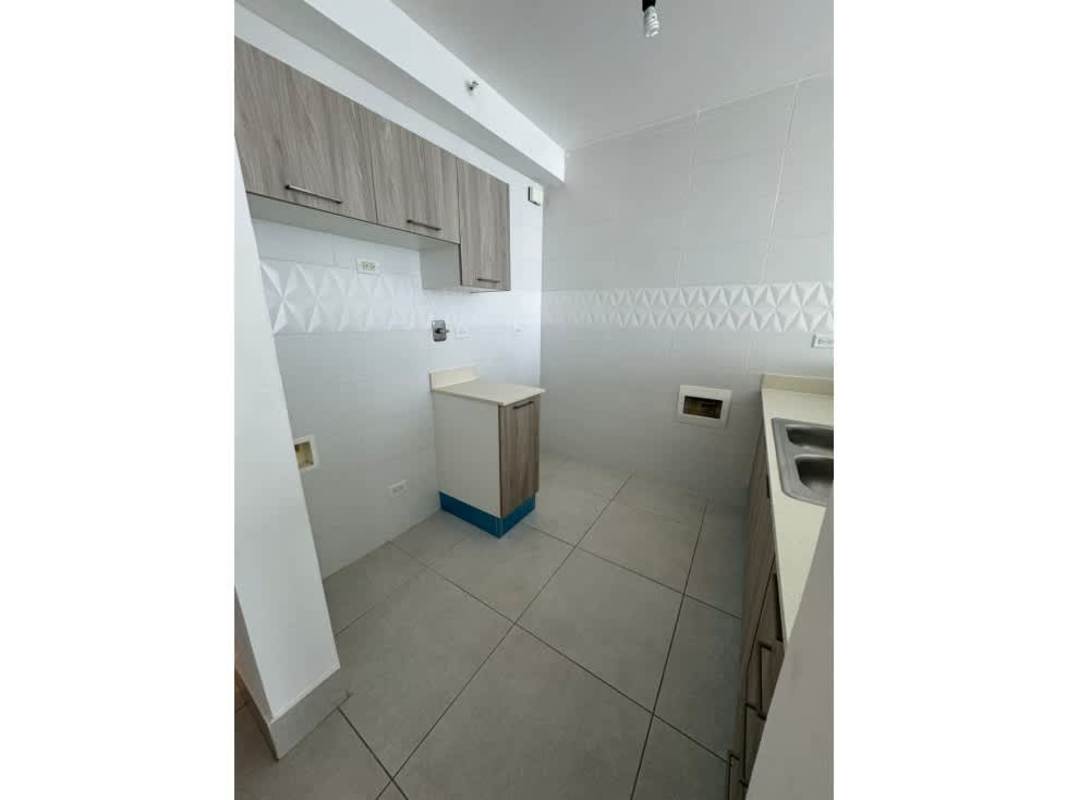 Game lounge with ping pong and pool table PH Vivendi Green Edison Park Panama City