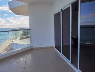 Spacious living and dining room with ocean views PH Patricia Italia Farallón Panama