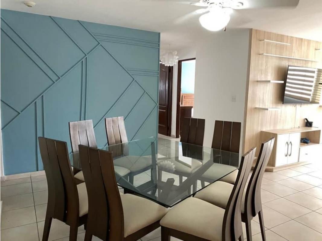 Fully equipped modern kitchen granite countertop wooden cabinets Torre Mar del Sur San Francisco Panama