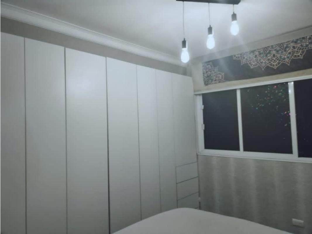 Modern bathroom with glass shower PH Majestic Gardens in Edison Park Panama