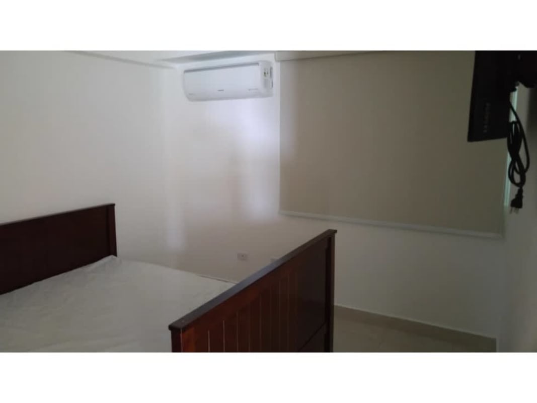 Cozy bedroom with wardrobe and AC ready located PH El Mare 600 Edison Park Panama