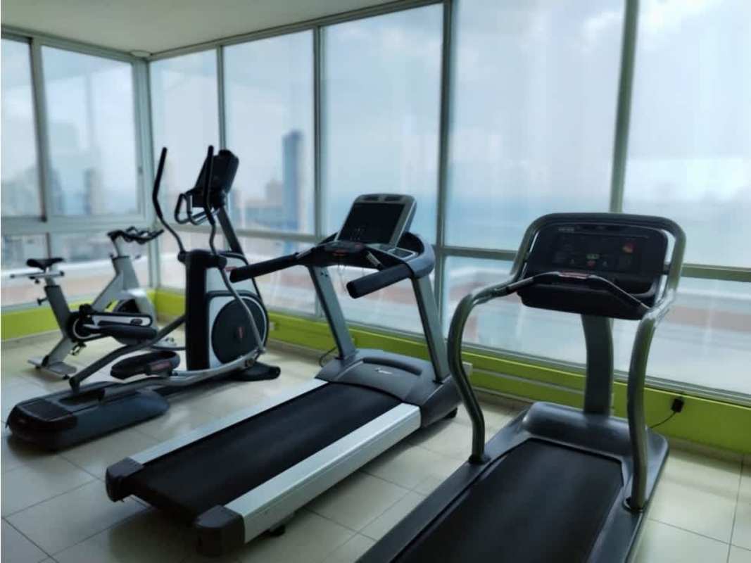 Infinity rooftop pool with panoramic ocean skyline view PH Vista del Mar Panama City