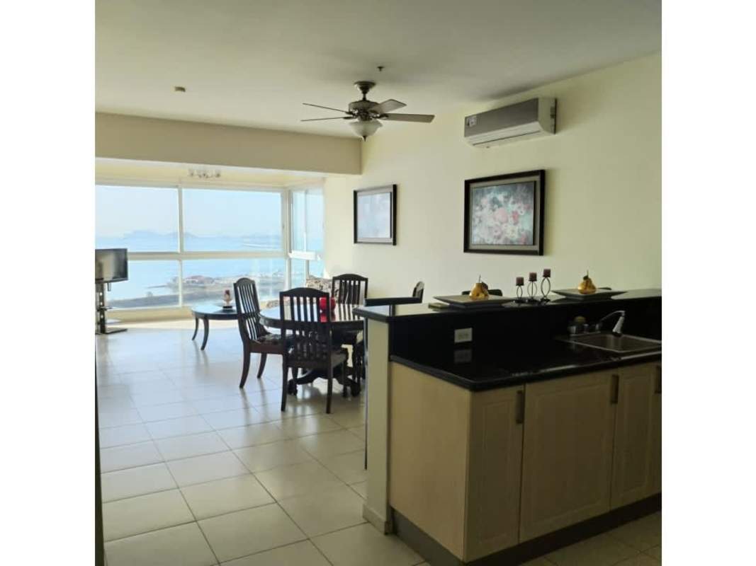 Open living room with panoramic ocean views PH Vista del Mar Avenida Balboa Panama