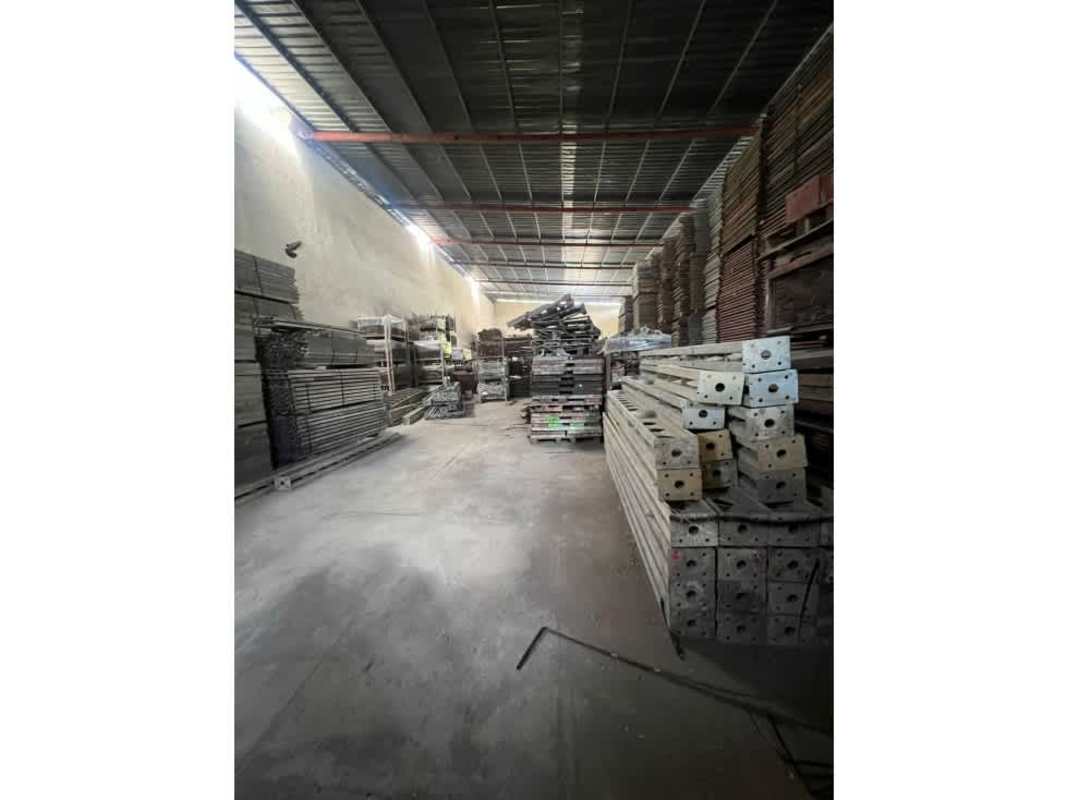 Spacious industrial warehouse interior with storage racks and high ceiling Ciudad Radial Panama