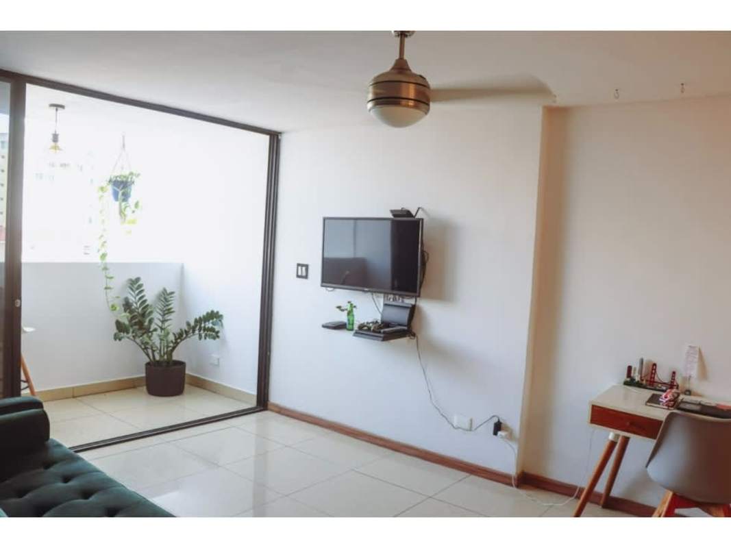 Second bedroom with built-in closet and window in PH Terrazas del Rey Condado del Rey Panama City