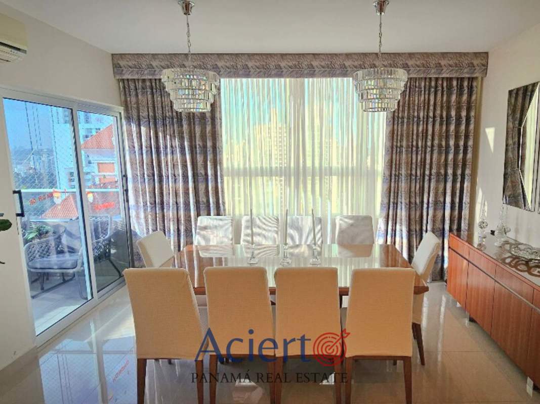 Bedroom or study room with ample natural light at PH Coral Tower San Francisco Panama