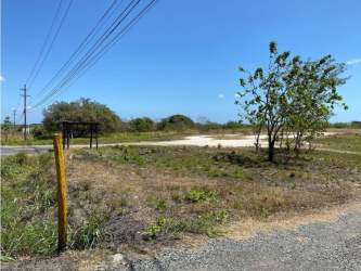 Commercial development land with highway access between beach resort communities San Carlos Panama