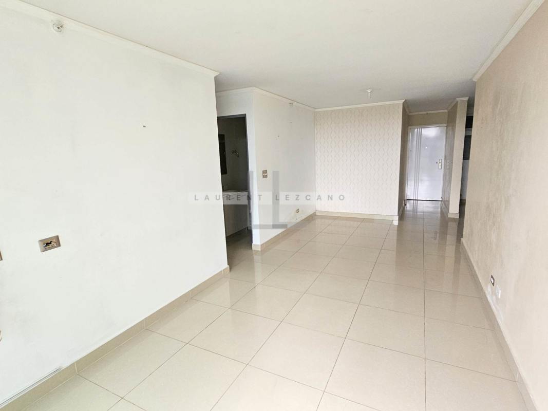 Bright living and dining area with porcelain floors in PH Green Park Tower 700 Condado del Rey Panama