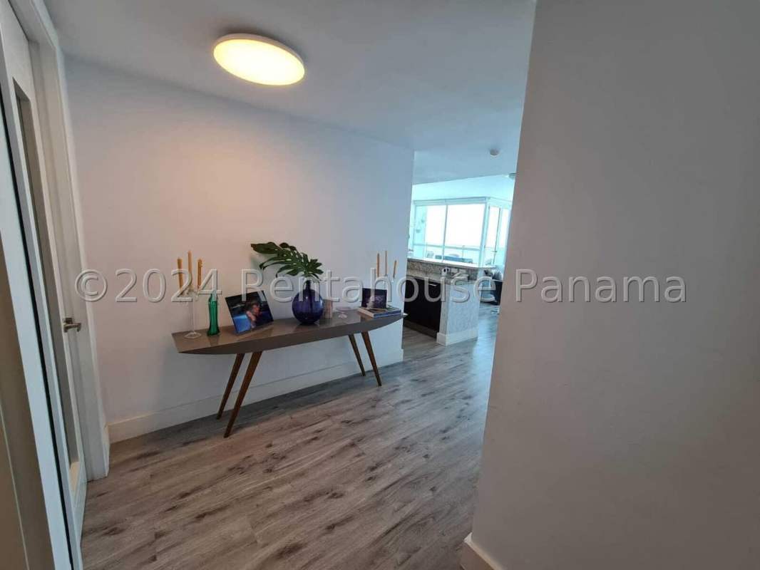 Wide balcony overlooking the Pacific Ocean and city skyline from PH Oceanaire Punta Pacifica