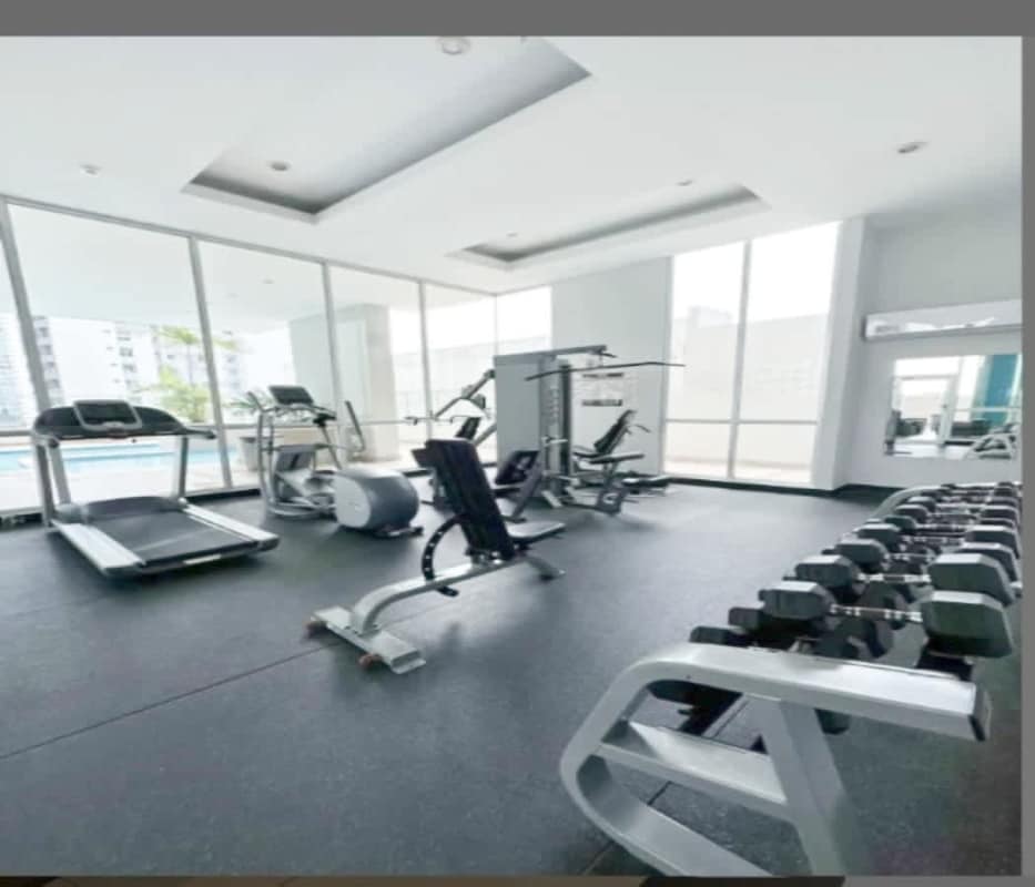 Elegant 3BR Apartment in Marbella w/ Balcony & Amenities