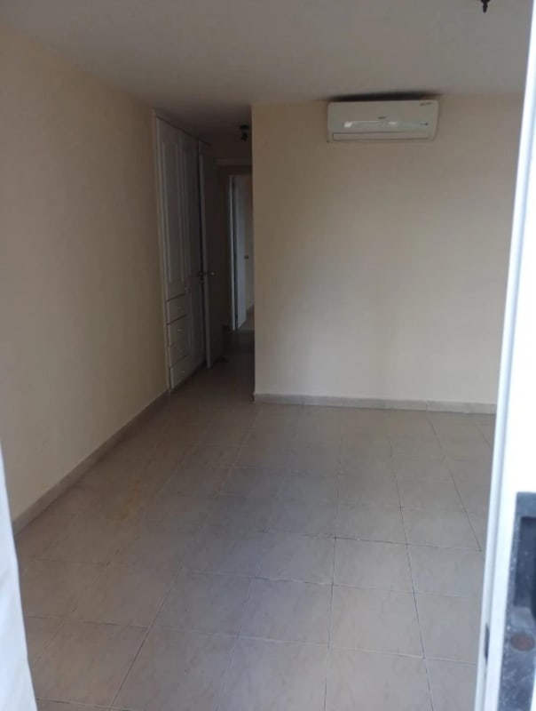 Bedroom with air conditioner tile floor closet apartment for rent San Francisco Plaza Panama