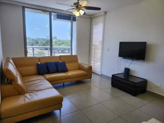 Master bedroom with walk-in closet in PH Mosaic Panama Pacifico