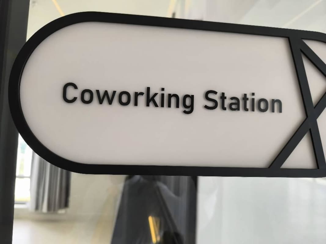 Modern bedroom with panoramic city and ocean views through large windows in PH Arcadia Costa del Este