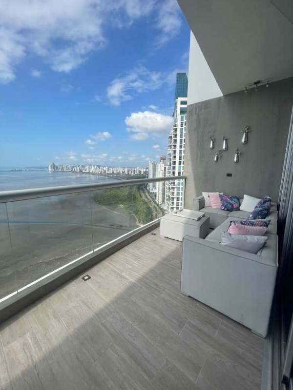 Oversized terrace balcony with panoramic Pacific Ocean views in PH Pearl Costa del Este