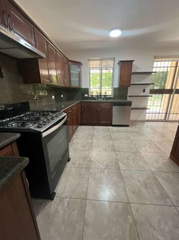 Duplex Villa for Rent in Clayton - 4 bedrooms