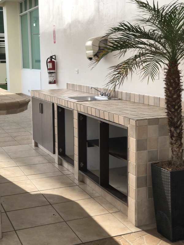 Living room with large window and panoramic city view in Edison Park Panama