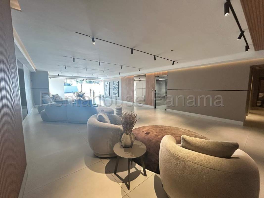 Modern kitchen with granite countertops and wood cabinets PH Coco del Mar Panama