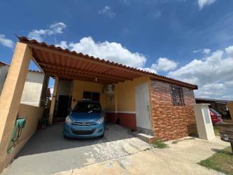 Spacious living-dining room with ceiling fan Costa Verde Arboleda Los Almendros Panama